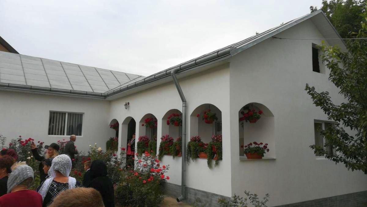 Sfinţire de casă parohială şi casă socială la Burleşti 10852