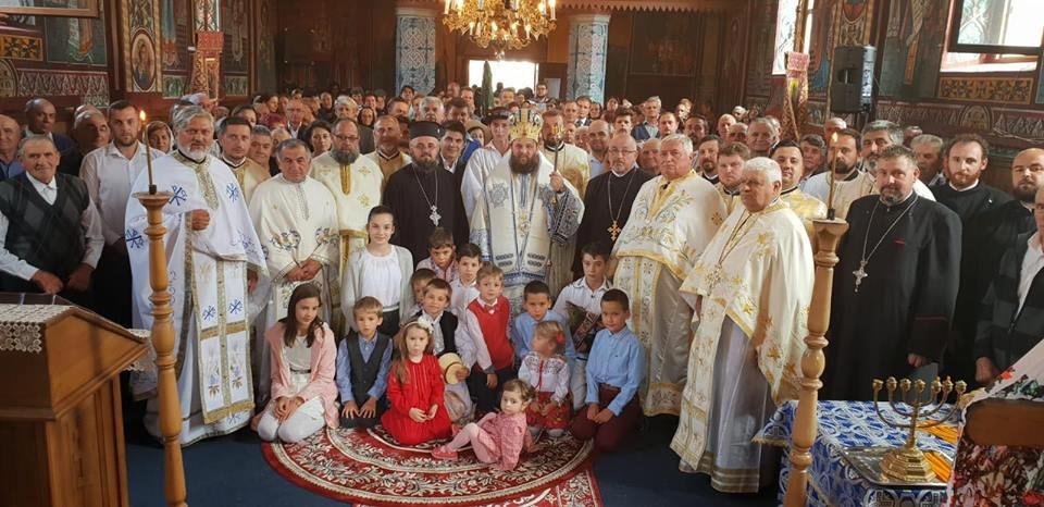 Slujiri arhierești și hramuri în Duminica dinaintea Înălțării Sfintei Cruci 10874