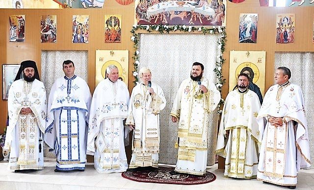 Slujiri arhierești și hramuri în Duminica dinaintea Înălțării Sfintei Cruci 10876