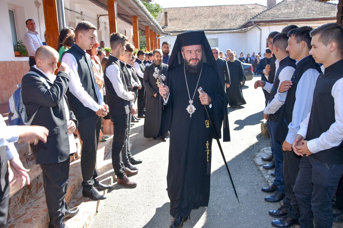 Binecuvântare pentru elevii bănăţeni 10815