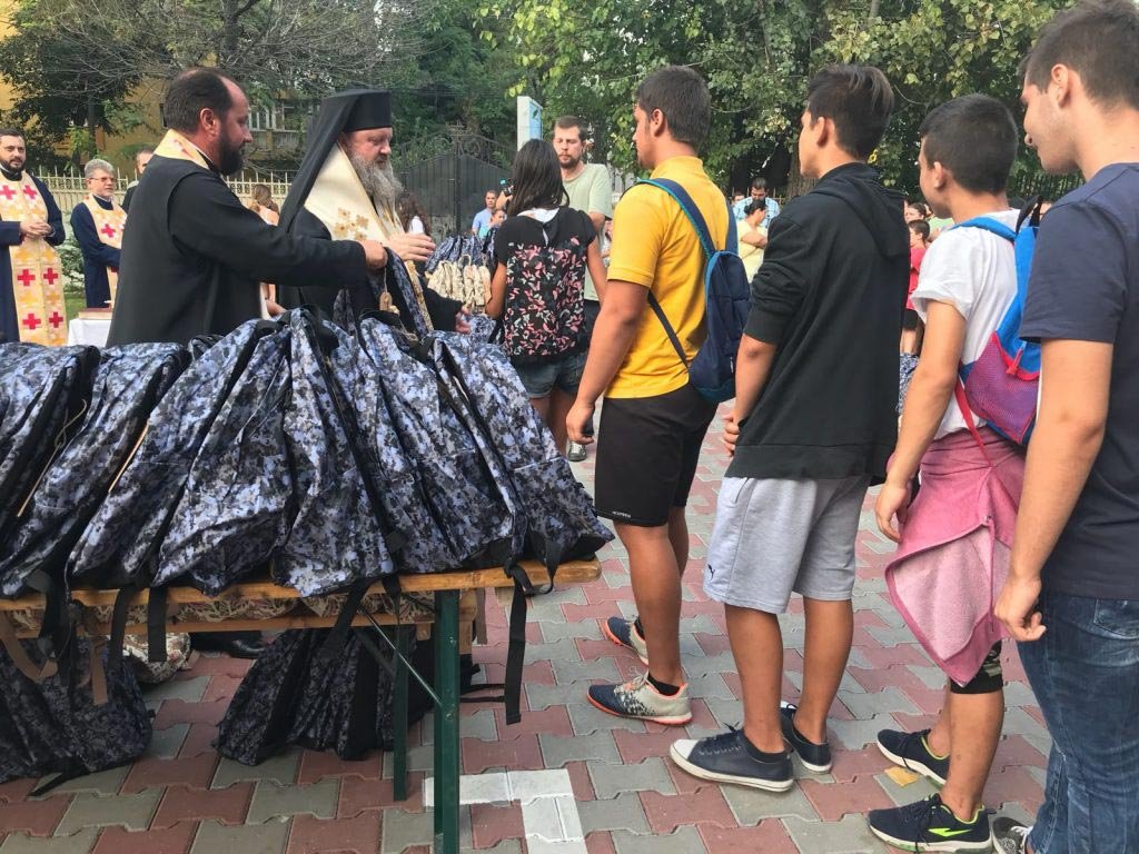 Daruri pentru copii la începutul noului an şcolar 10827