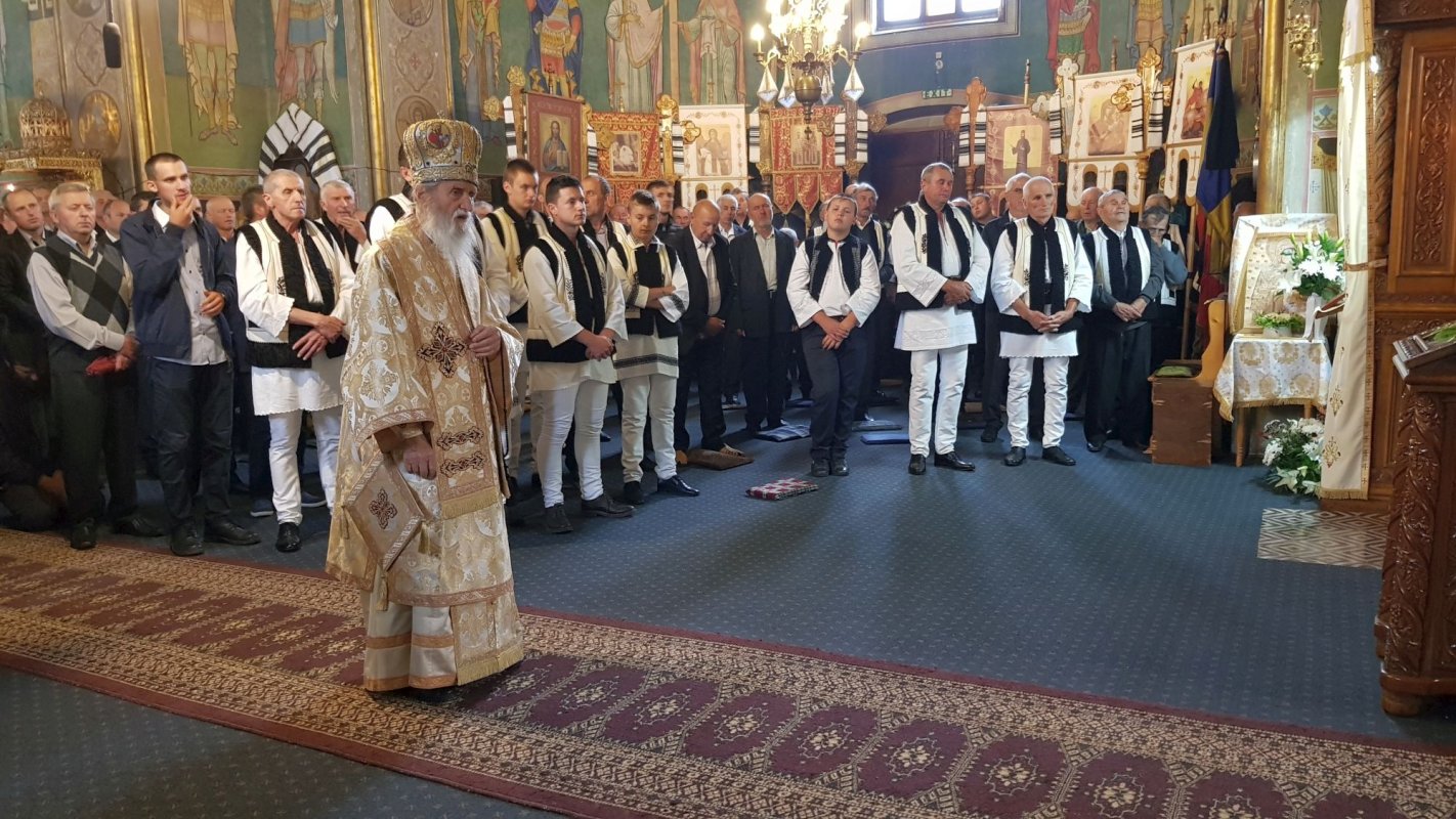 IPS Pimen: „Să nu ne împuţinăm sufleteşte atunci când suntem în necazuri şi în suferinţe” 10682