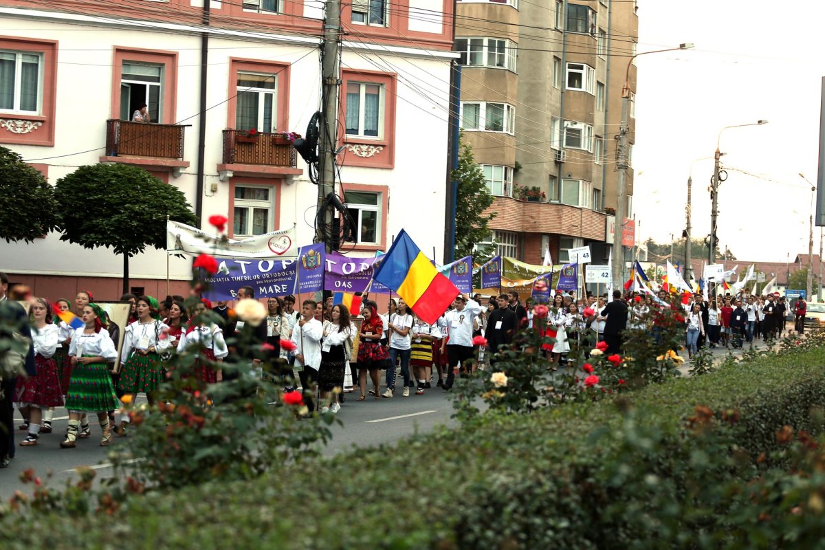 Tinerii, cea mai sinceră și curată manifestare a comuniunii și iubirii 10749