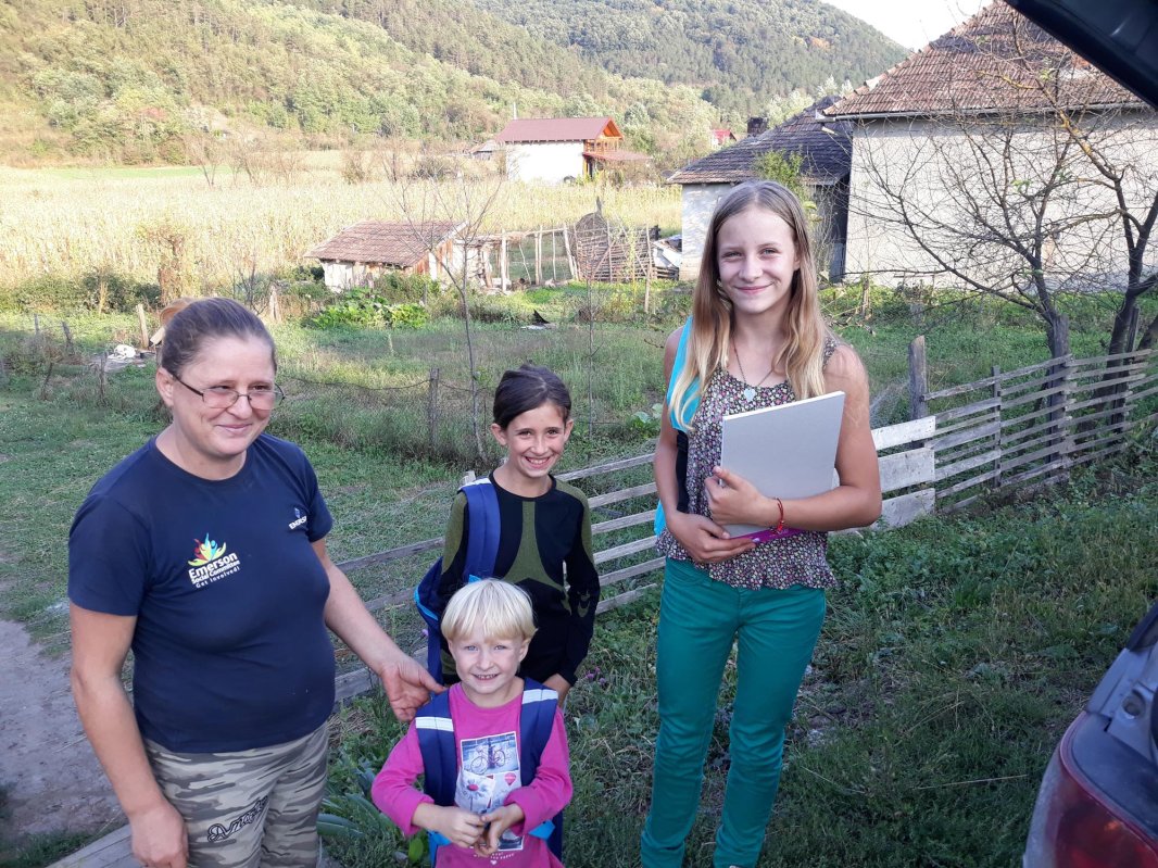 Campania „Donează un ghiozdan cu rechizite pentru un copil nevoiaș”, la Gherla 10619