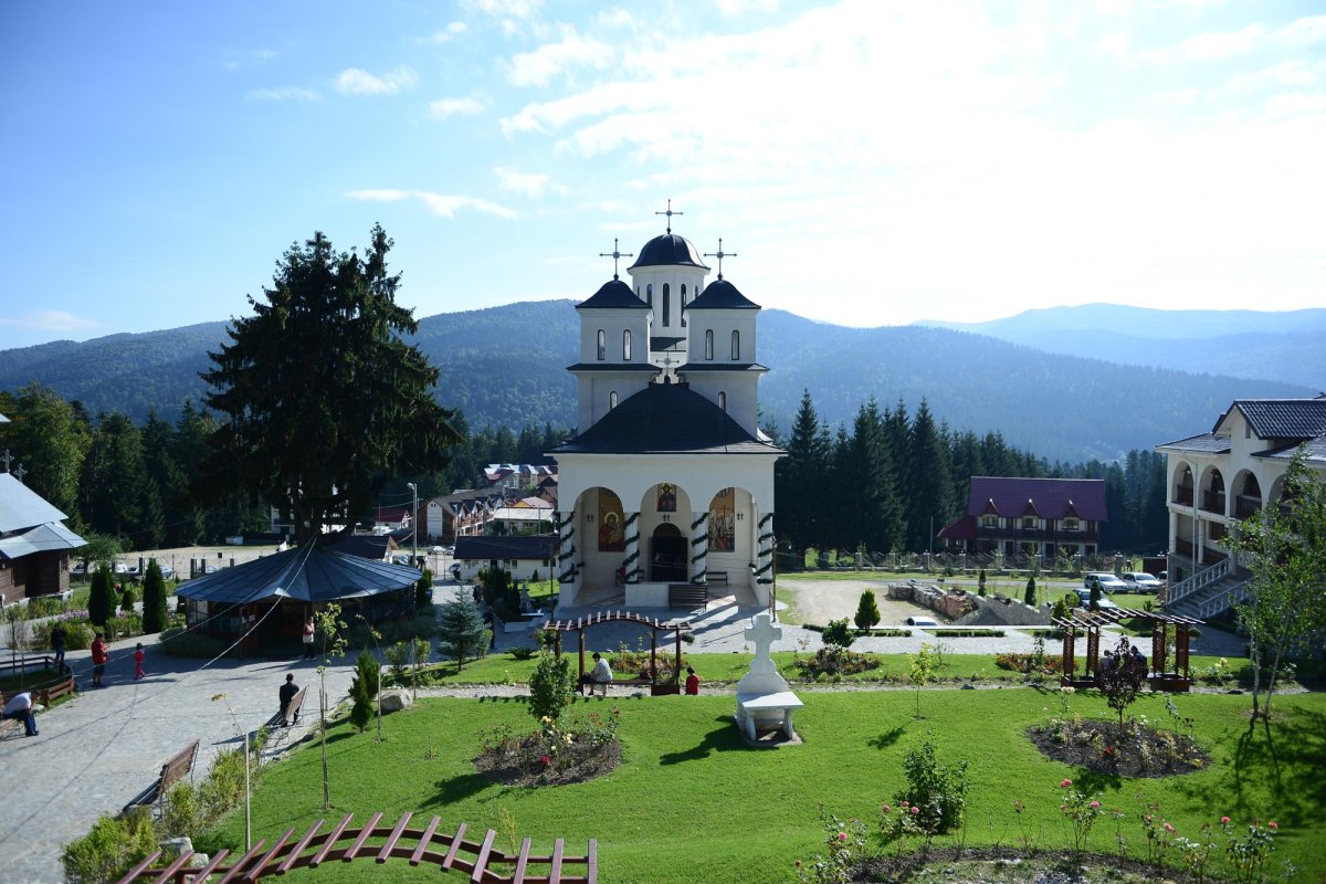 Crucea Eroilor Neamului de pe Muntele Caraiman 10638