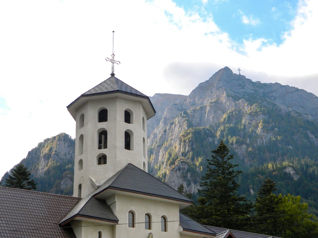 Crucea Eroilor Neamului de pe Muntele Caraiman 10644