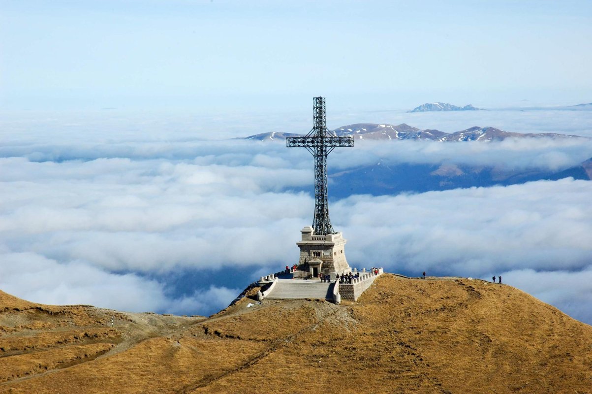 Crucea Eroilor Neamului de pe Muntele Caraiman 10652