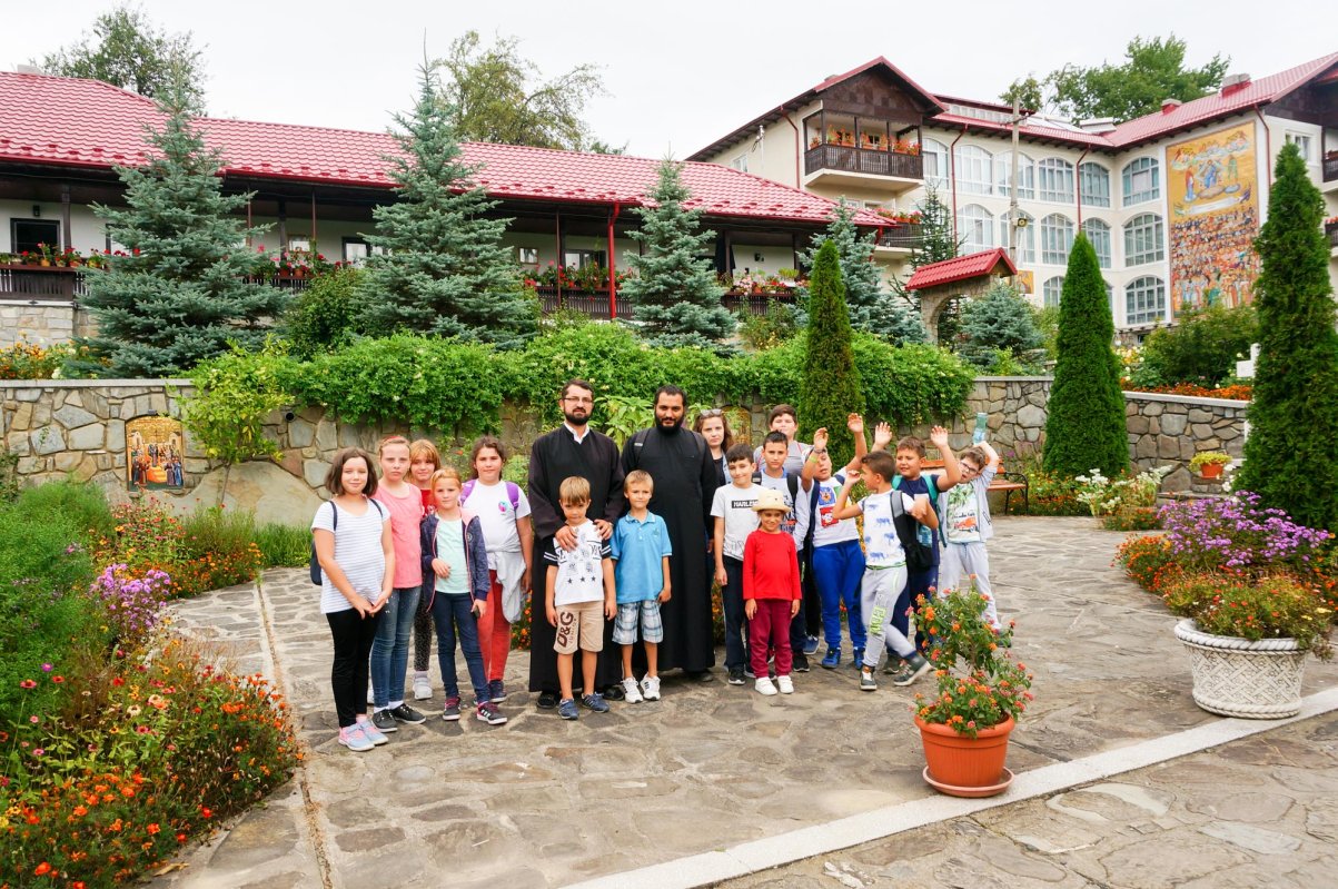 Tabără gratuită la Parohia Poienile, Prahova 10671