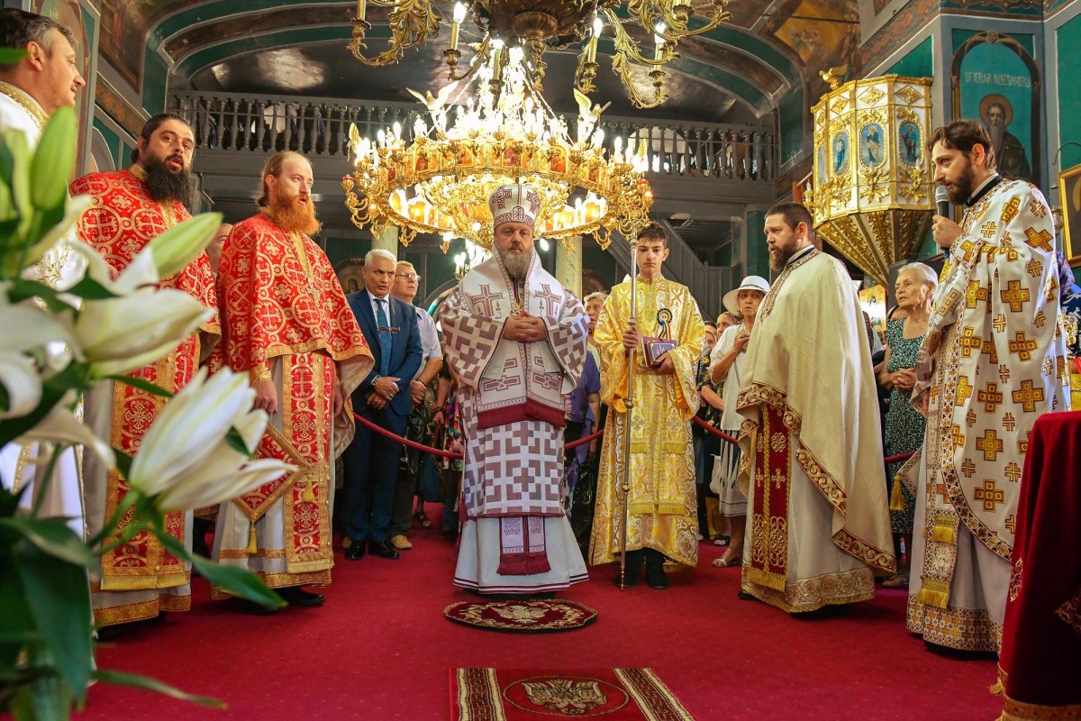 Evlavia bucureștenilor pentru Sfânta Cruce 10567