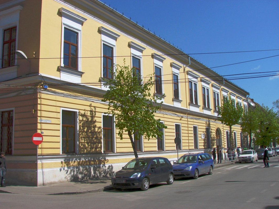 Școala, oglinda societății 10488