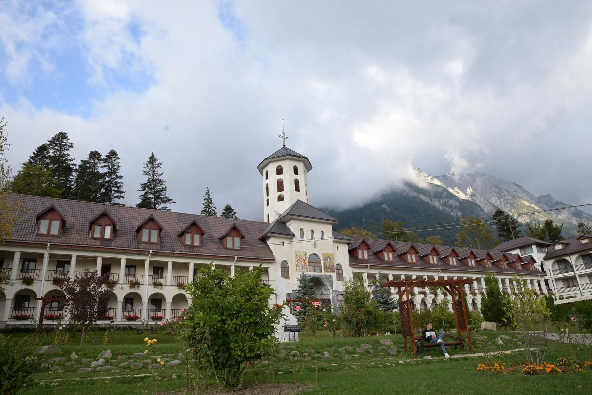 Asumarea crucii transformă suferinţa în biruinţă 10457