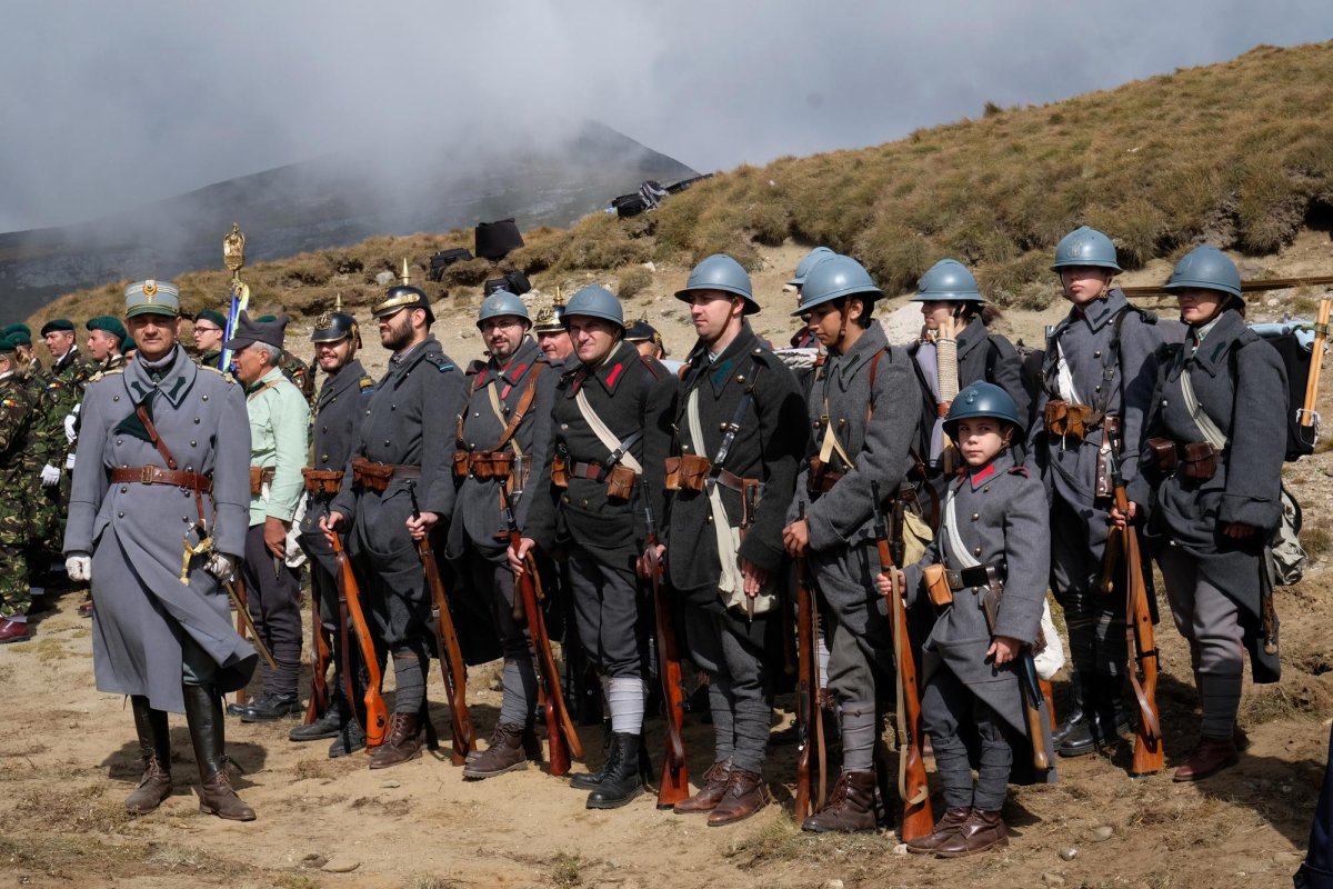 Biserică a eroilor români pe platoul munţilor Bucegi 10438