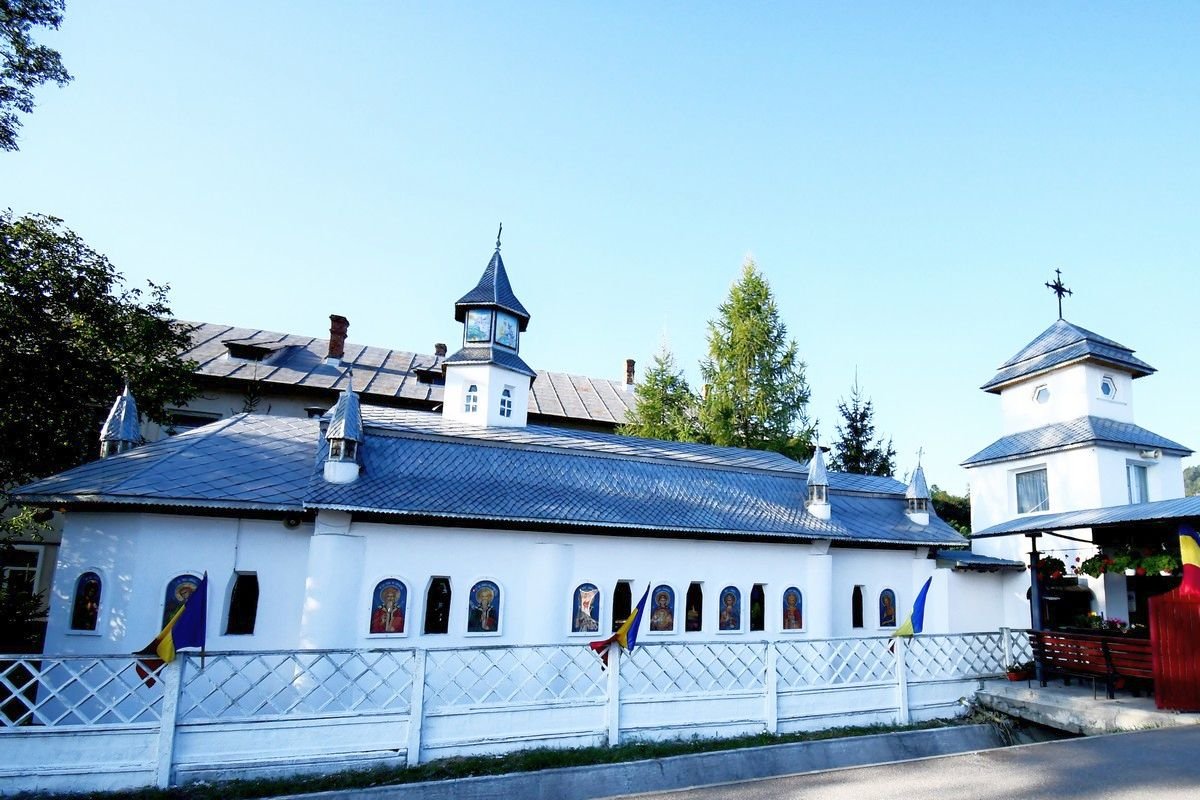 Biserica pompierilor din Moineşti, resfinţită de IPS Ioachim 10397