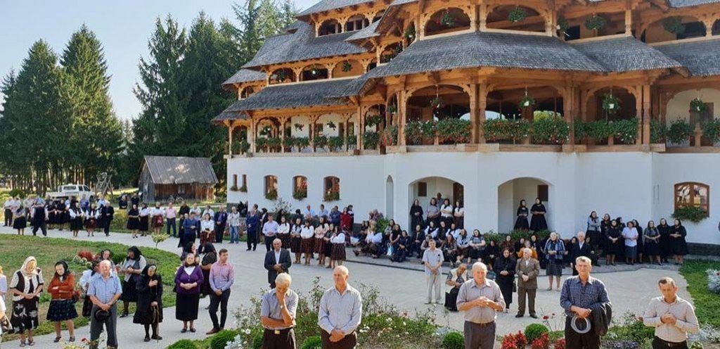 Slujiri arhierești la sărbătorea Înălțărea Sfintei Cruci 10405