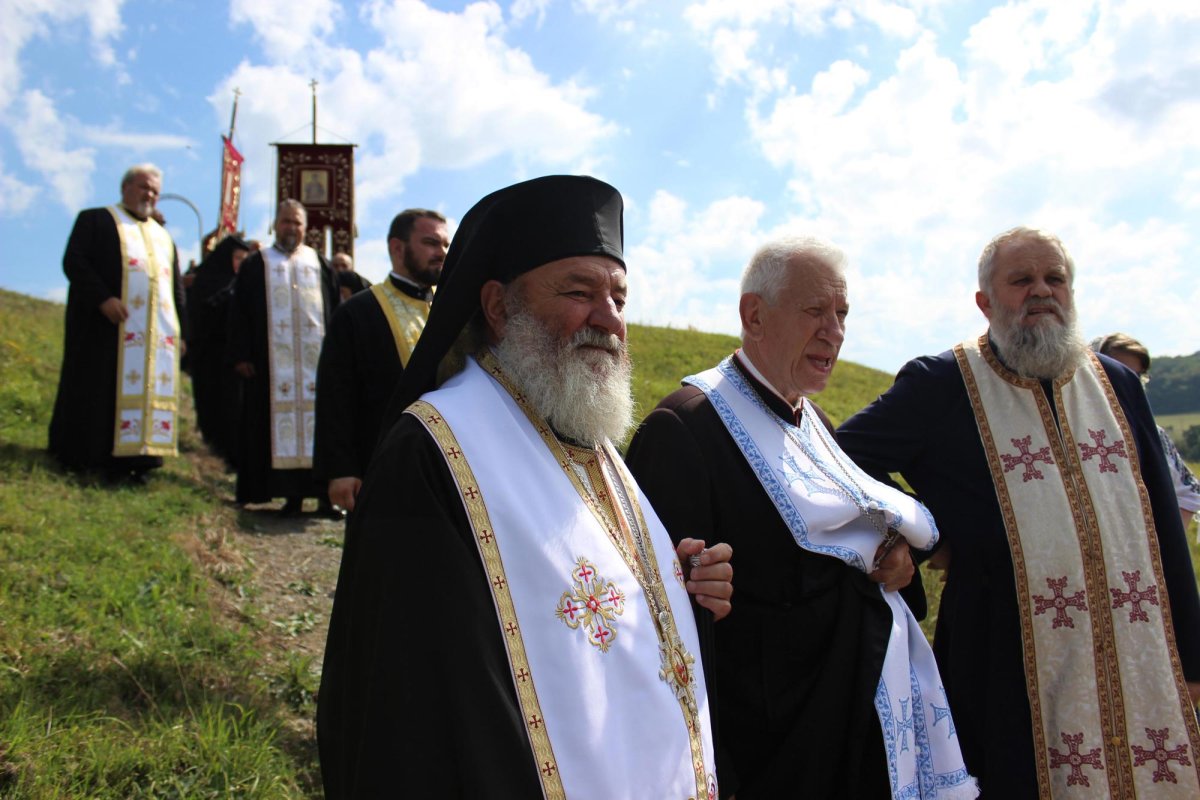 Slujiri arhierești la sărbătorea Înălțărea Sfintei Cruci 10406