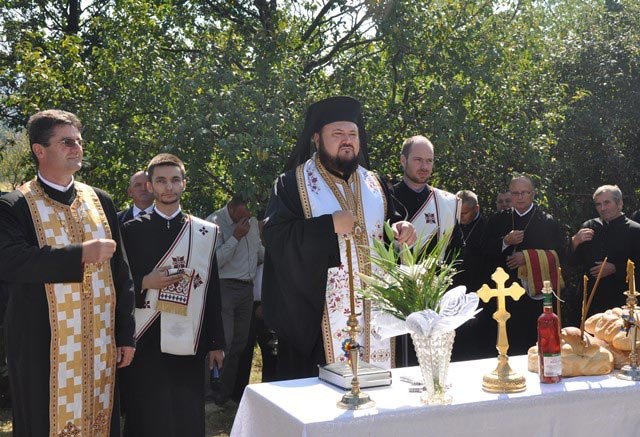 Slujiri arhierești la sărbătorea Înălțărea Sfintei Cruci 10409