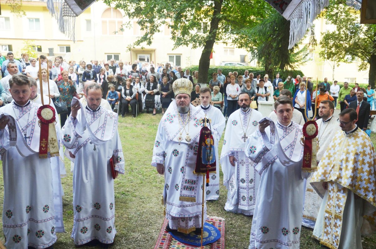 Slujiri arhierești la sărbătorea Înălțărea Sfintei Cruci 10413