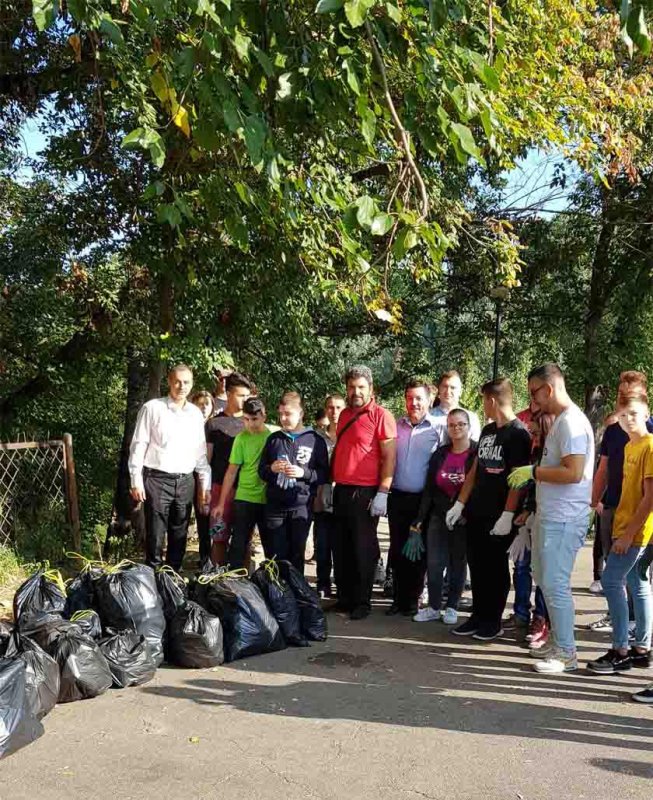 Activităţi cu tinerii 10377