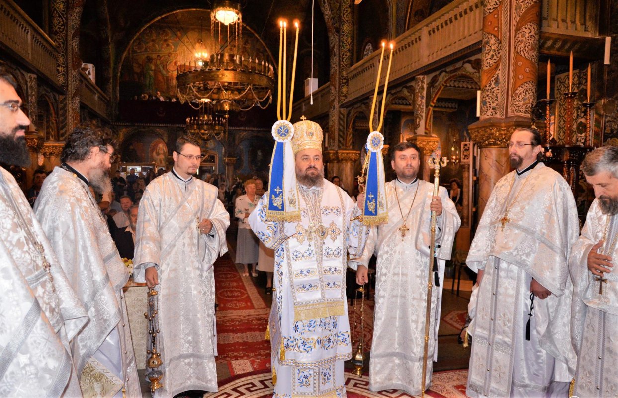 Slujiri arhierești în Duminica de după Înălțarea Sfintei Cruci 10330