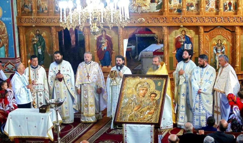 Sãrbãtoarea românilor de pretutindeni, în localitatea năsăudeană Maieru 10252