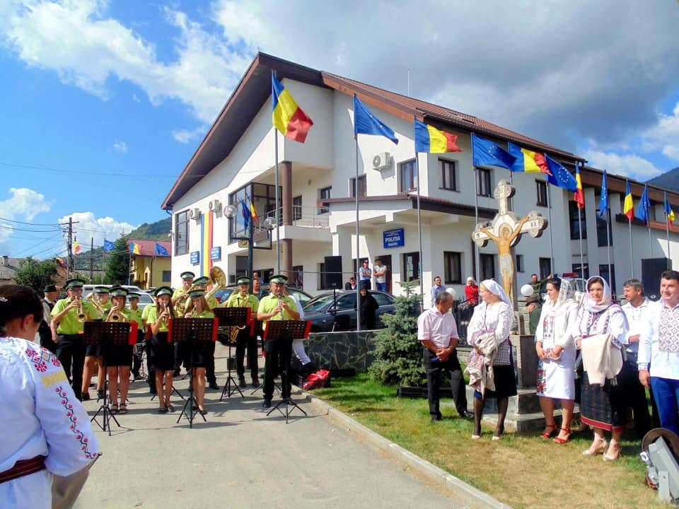 Sãrbãtoarea românilor de pretutindeni, în localitatea năsăudeană Maieru 10256