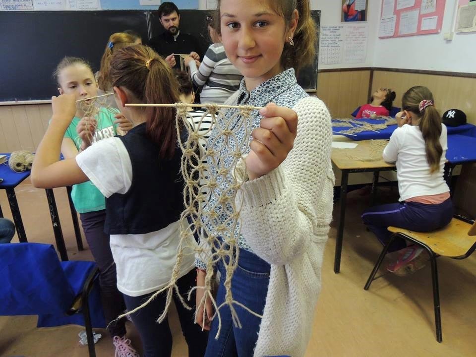 Parohia Vădeni-Rai croieşte drum în viaţă micilor enoriaşi 10171