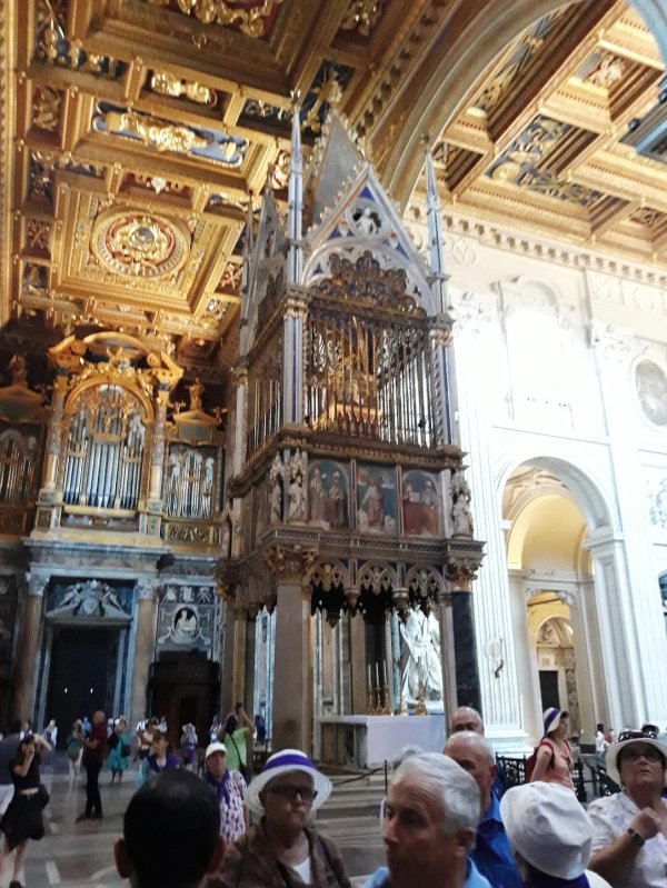 Pelerini clujeni „Pe urmele sfinților în Italia” IV 10152