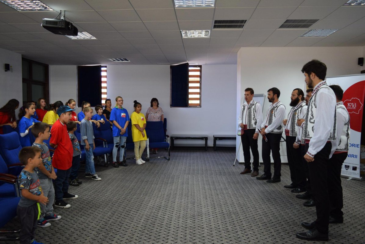 „100 de file de istorie din Cartea Unirii” 10093