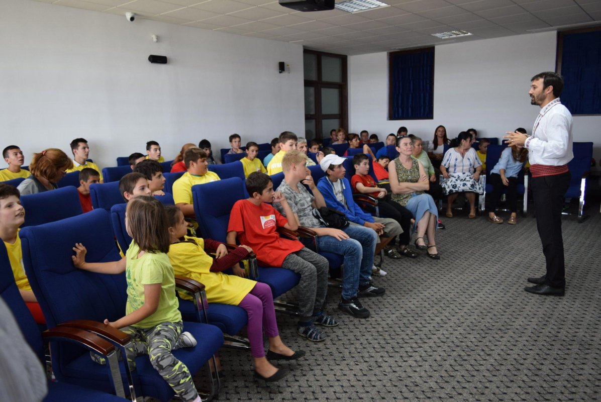 „100 de file de istorie din Cartea Unirii” 10094