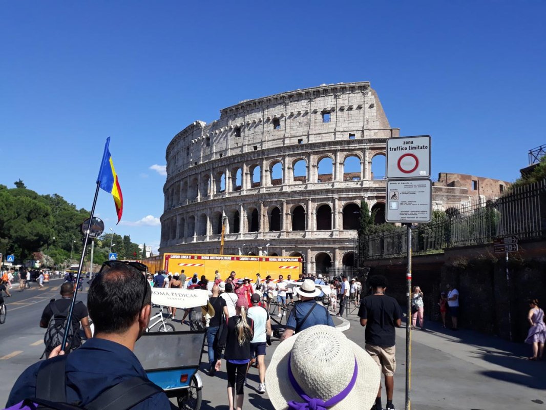 Pelerini clujeni „Pe urmele sfinților în Italia” V 10077