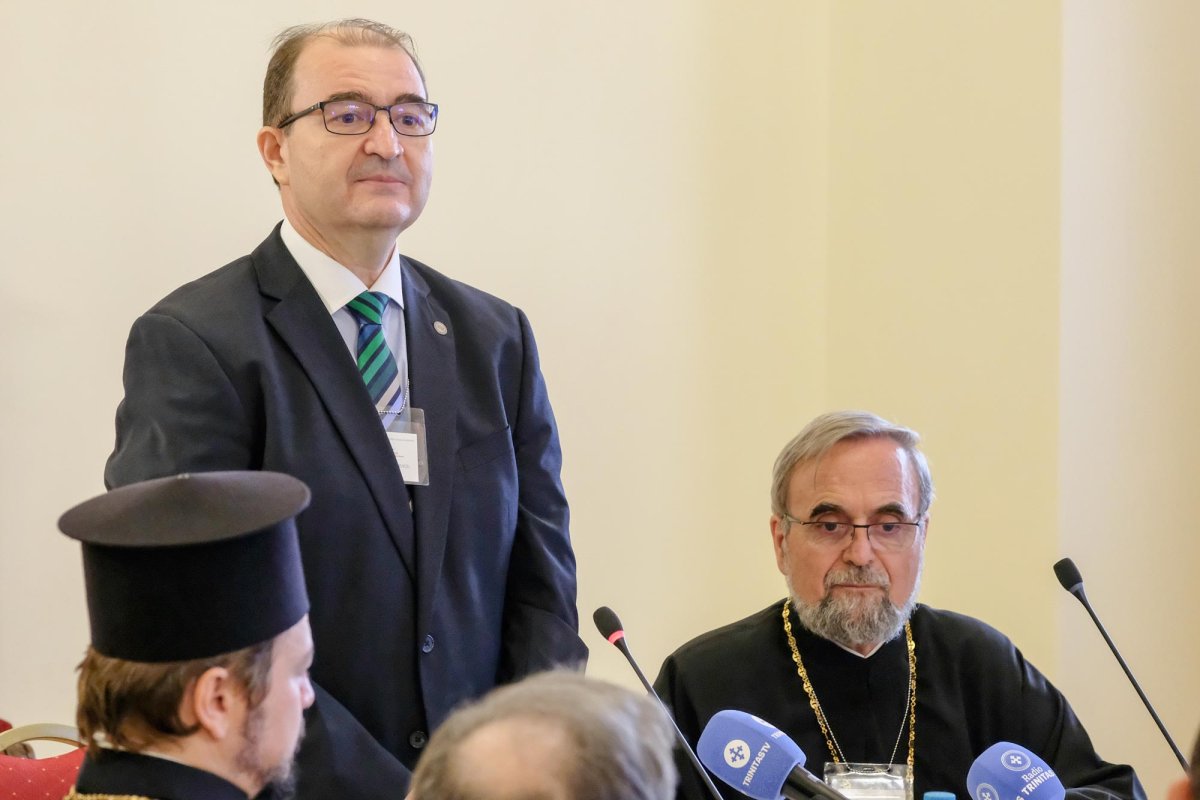 Simpozion internaţional la Palatul Patriarhiei 10125