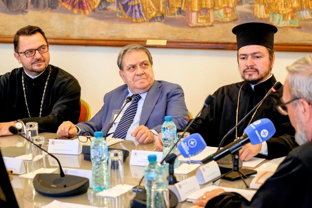 Simpozion internaţional la Palatul Patriarhiei 10126