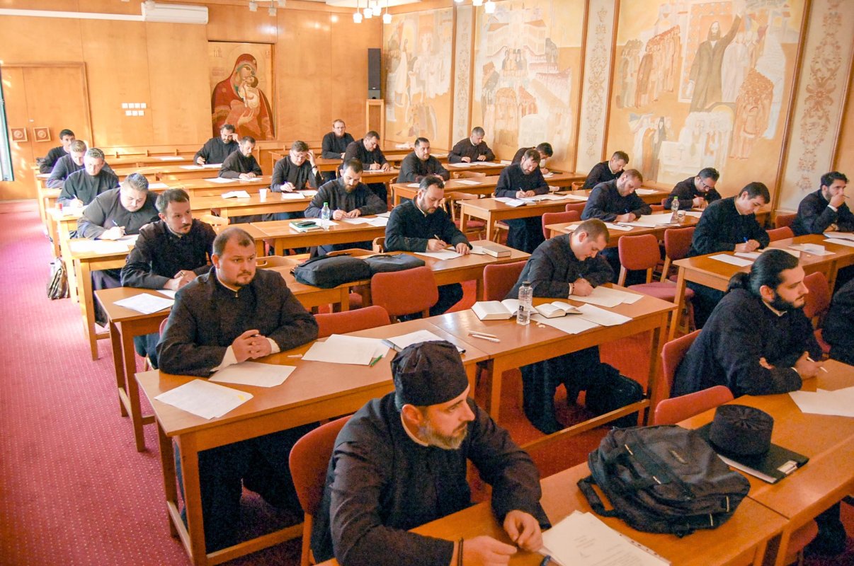 Examen pentru gradele profesionale în preoție 10028