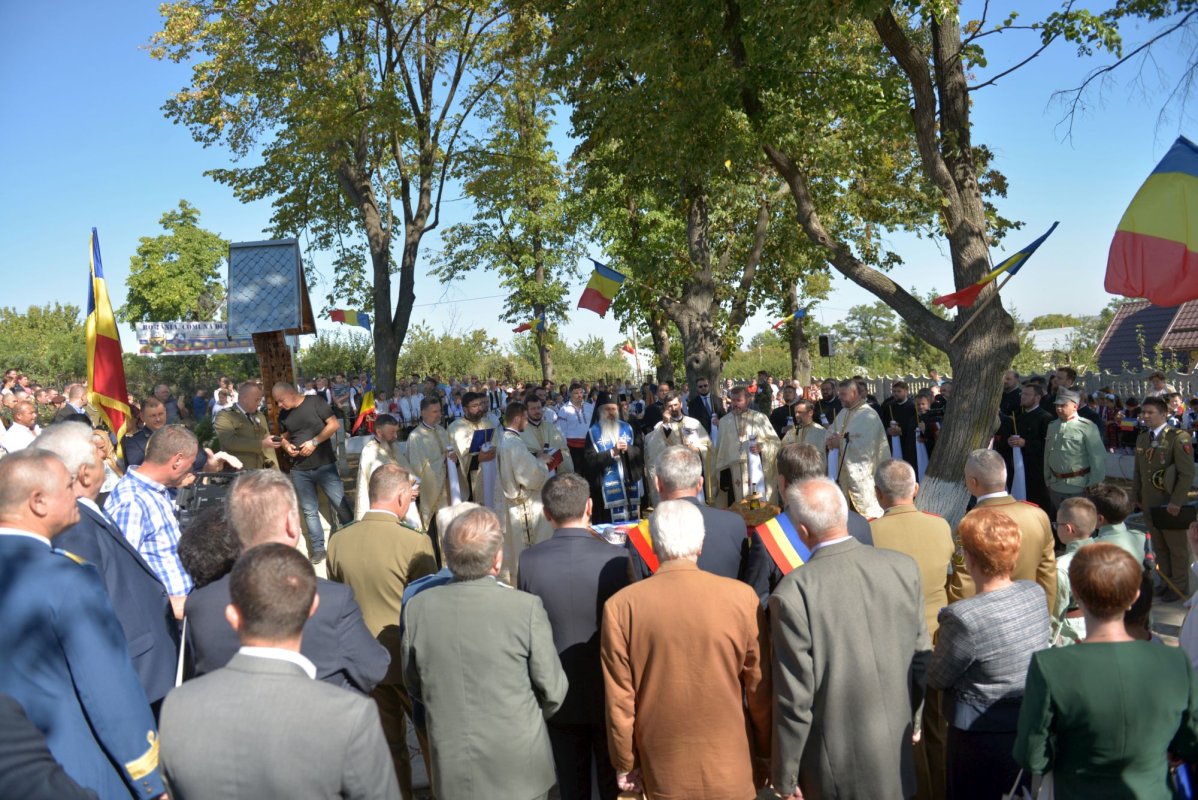 IPS Teofan: „Să avem grijă de elementul principal, fundamental, care asigură unitatea unei ţări, anume familia” 9998