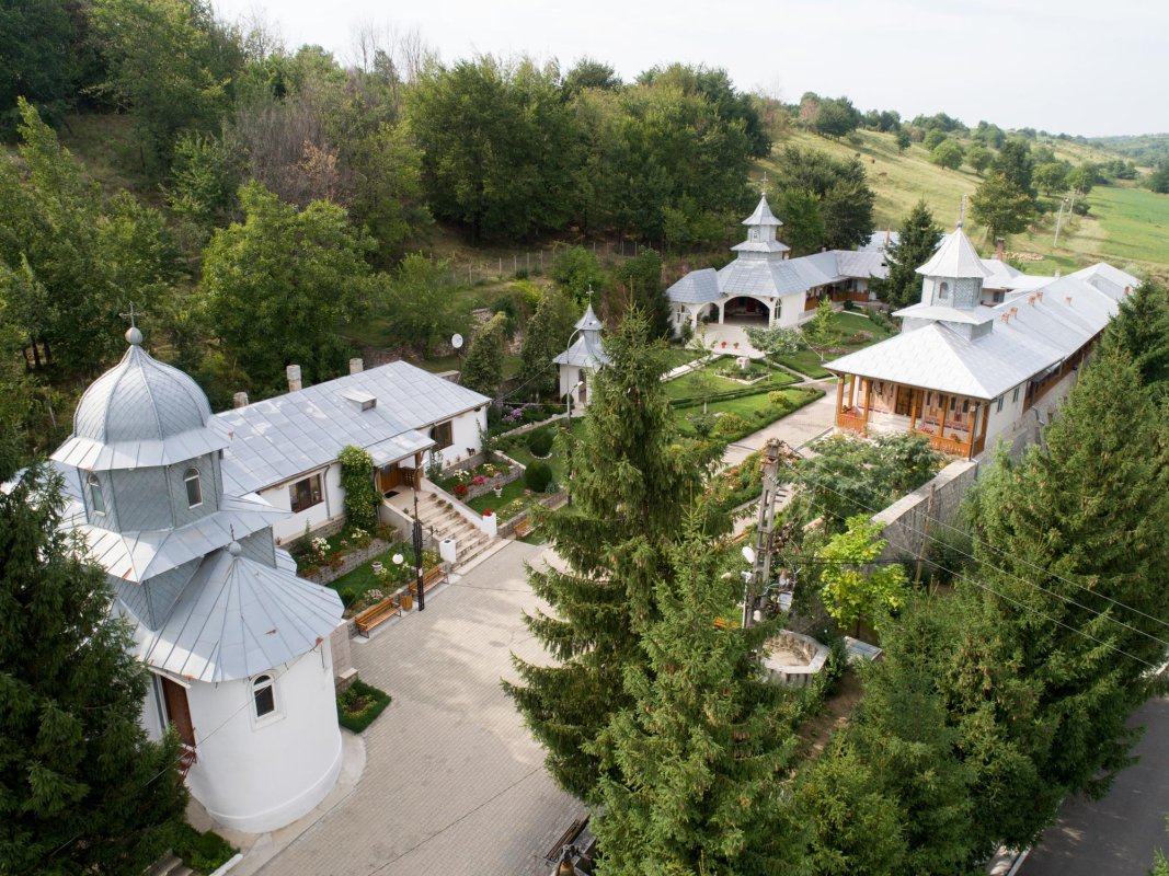 Trecut și prezent sub binecuvântarea Sfântului Teodosie 10036