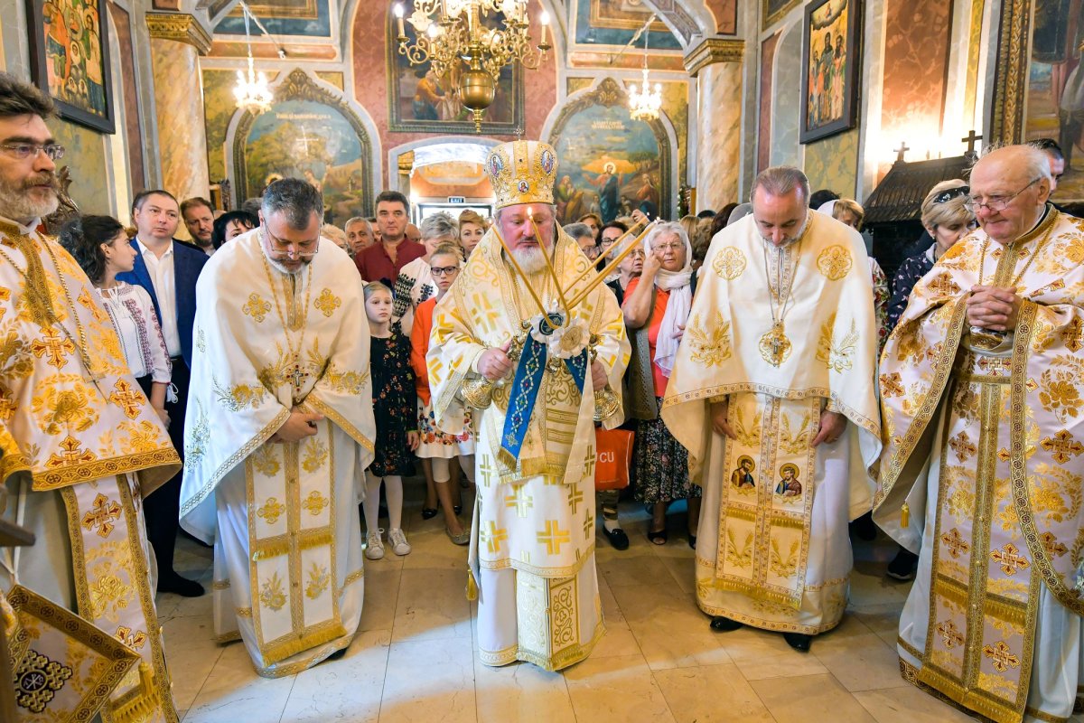 A fost sfinţită Biserica Parohiei Popa Soare 9956