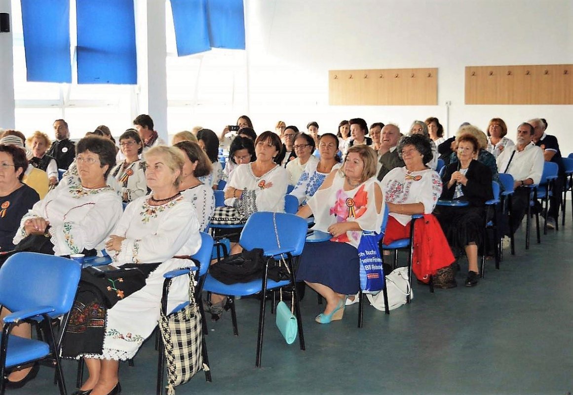 Simpozionul „Pentru România Mare, curaj și devoțiune la feminin” 9979