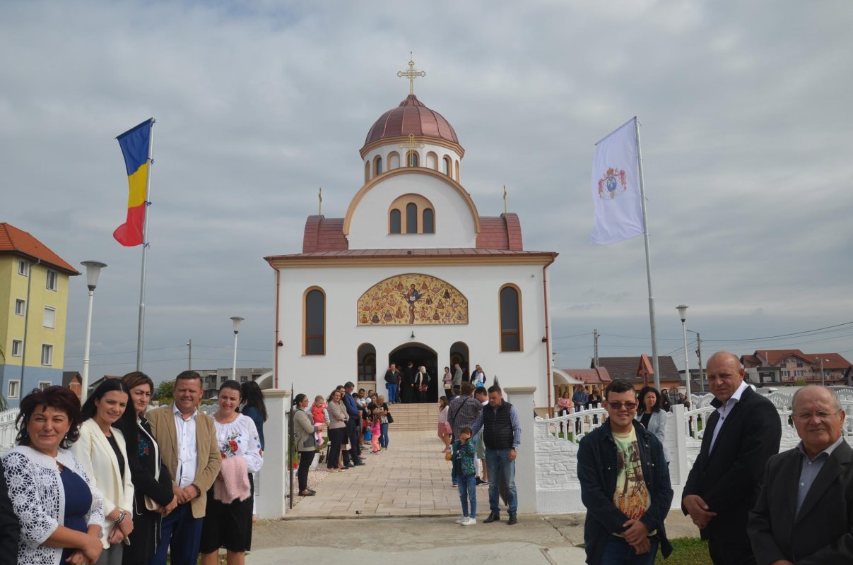 Slujiri arhierești în Duminica a 18-a după Rusalii 9876