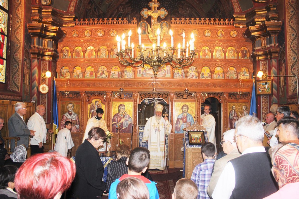 Slujiri arhierești în Duminica a 18-a după Rusalii 9877