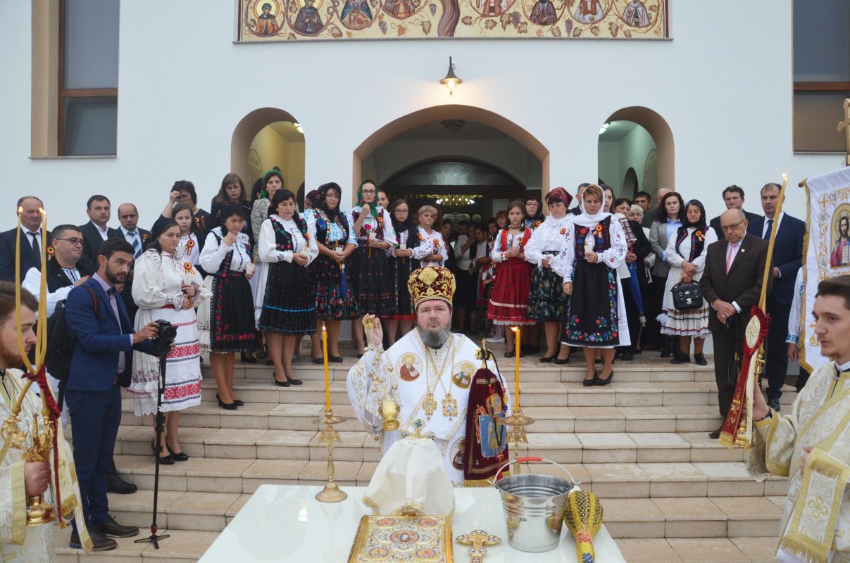 Slujiri arhierești în Duminica a 18-a după Rusalii 9879