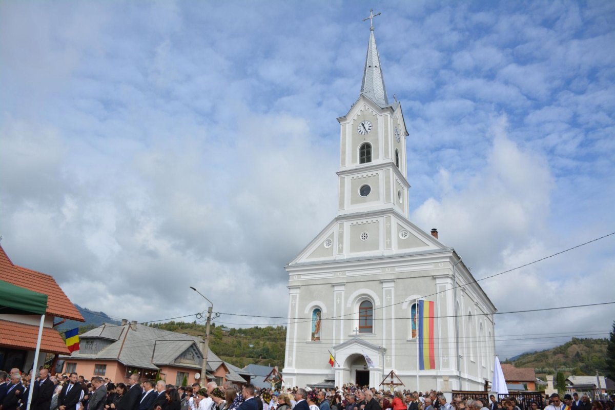 Slujiri arhierești în Duminica a 18-a după Rusalii 9888