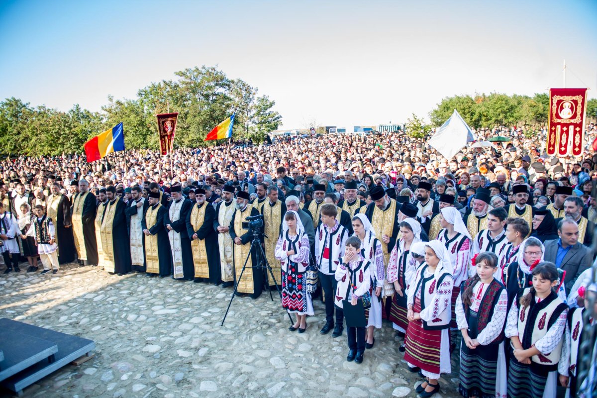 Biserica Mănăstirii Măxineni a fost sfințită 9795