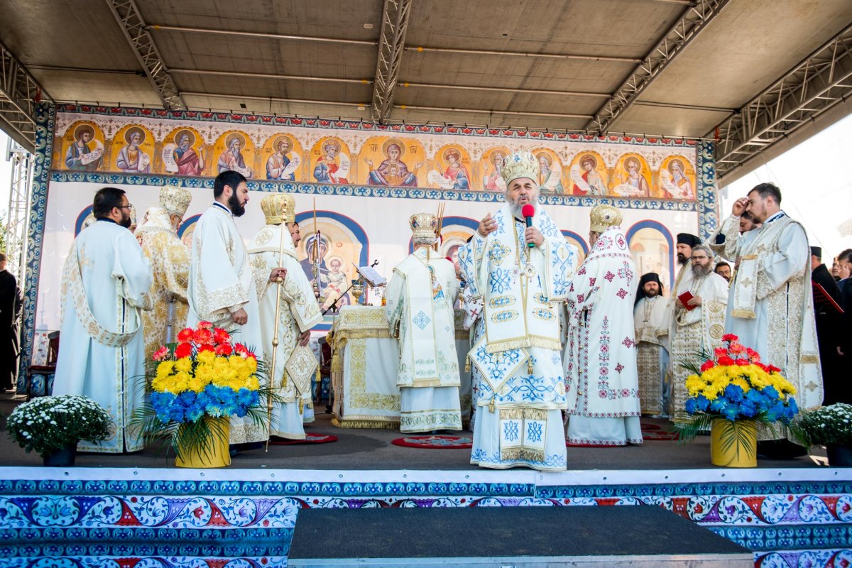 Biserica Mănăstirii Măxineni a fost sfințită 9796