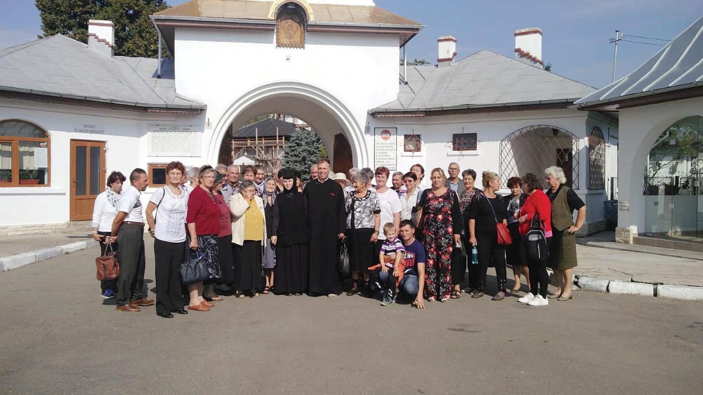 Pelerinaj al credincioșilor din Parohia Țintea 9816