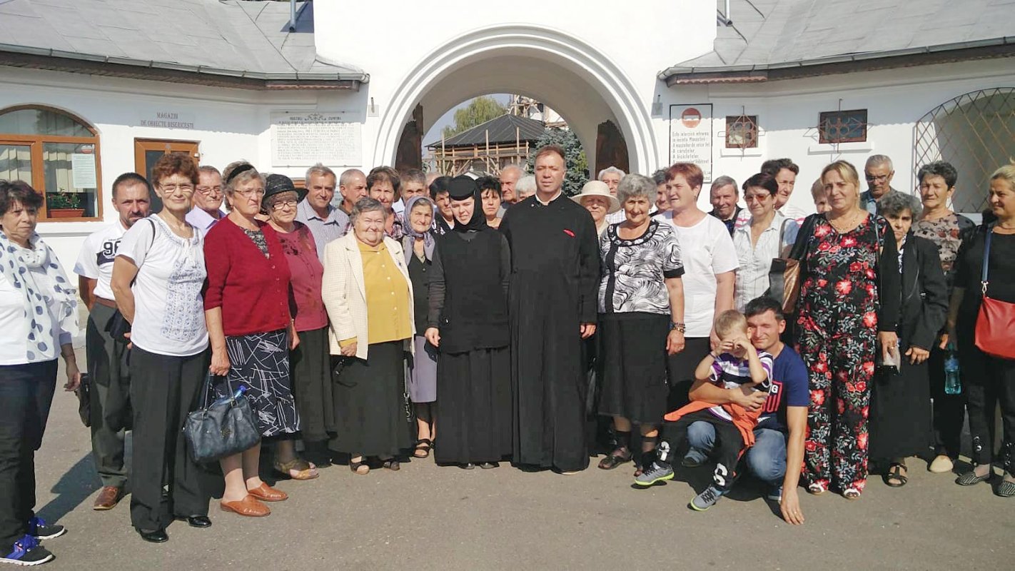 Pelerinaj al credincioșilor din Parohia Țintea 9817