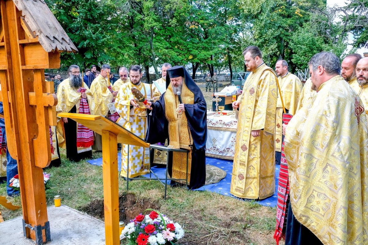 Piatră de temelie pentru un nou locaş de cult 9823