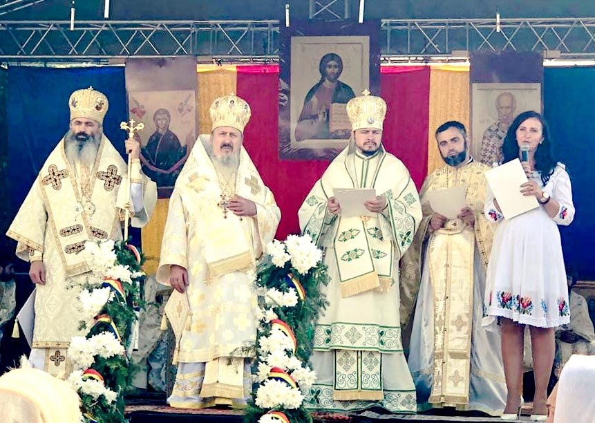 Sfințire de biserică în orașul Dondușeni 9809