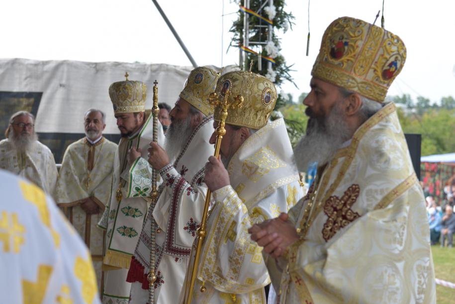 Sfințire de biserică în orașul Dondușeni 9812