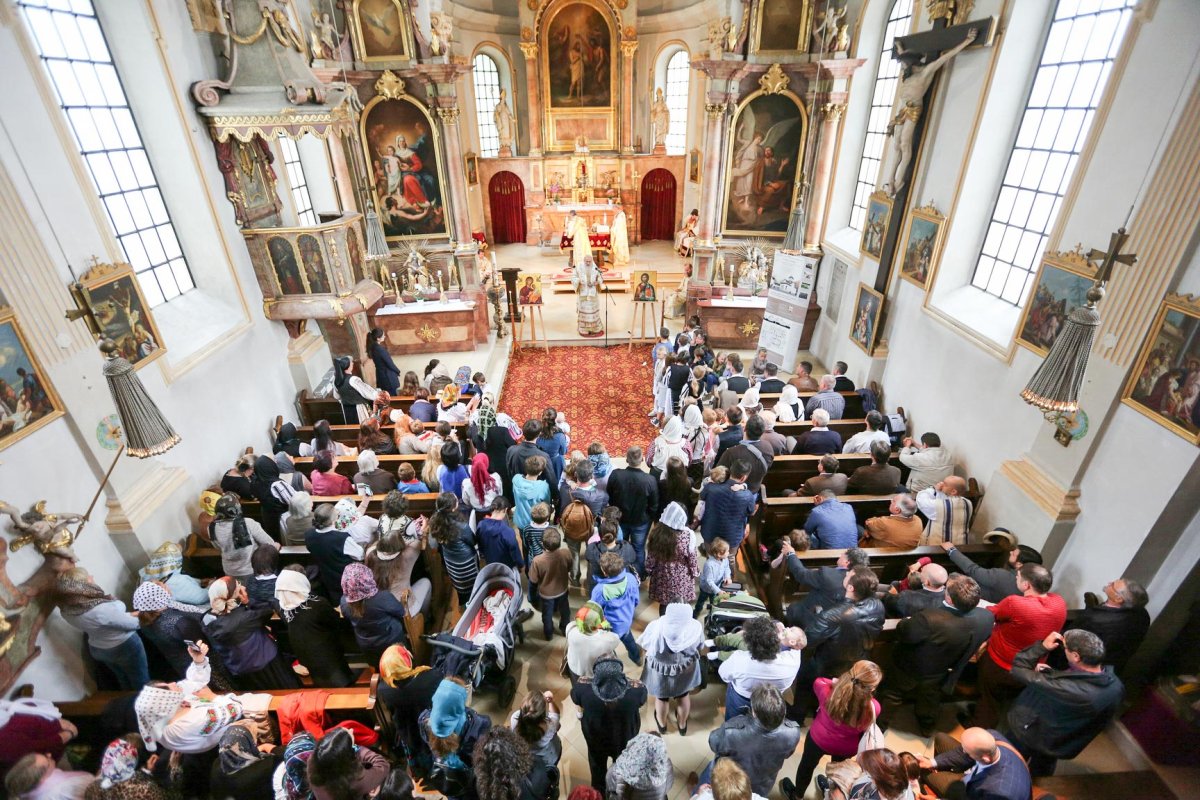 Hramul Centrului Bisericesc Ortodox Român din München 9740