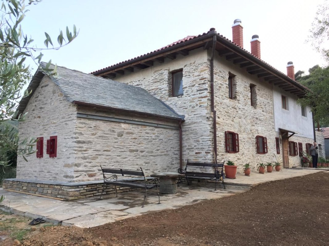 O chilie păstrătoare a tradiției românești în Muntele Athos 9758